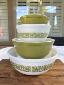 Pyrex Vintage Verde Floral Square Mixing Bowls complete set 401-404 - Picture 1 of 21