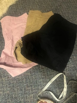 Lote de pantalones cortos chinos de tiro alto Old Navy OG cintura elástica para mujer grandes, 3 pares Foto 1 de 4