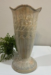 Vintage Distressed verzierte Metallcreme Blumenpflanzgefäß Vase gerippte Kante Urnenform - Bild 1 von 8