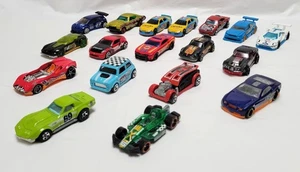 Lot of 18 Hot Wheels Diecast and Plastic Toy Cars Assorted Colors Designs - Picture 1 of 7