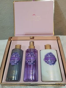 De colección 3 Piezas Victoria's Secret Love Spell Loción Corporal, Niebla y Lavado Años 90 Y2K? - Imagen 1 de 2