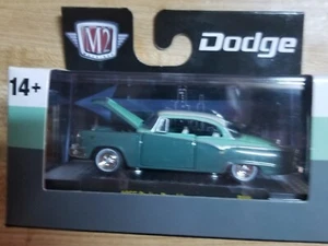 M2 Maschinen 1955 Dodge Royal Lancer Limited Edition 1:64 Druckguss Neu im Karton - Bild 1 von 2