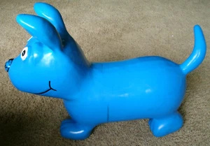 Bounce and Sit Hüpfhund - Blau Hundespielzeug - Aufblasbares Spielzeug - Aufblasbar auf Unterseite - Rarität - Bild 1 von 12