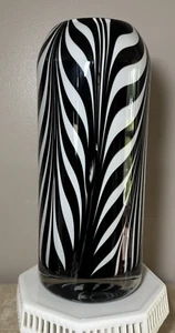 Mikasa Serengeti Glas Vase 10" schwarz & weiß mundgeblasen Zebra Wirbel Art Deco - Bild 1 von 6