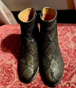 Vionic Kamryn Ankle Boot Snakeskin Pewter Zip Boot 7 - Picture 1 of 9