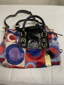 how to check coach bolsa authenticity