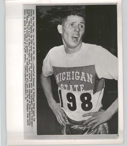 MICHIGAN State RUNNER Crawford Kennedy NEW YORK Vintage 1959 Press Photo - Picture 1 of 2