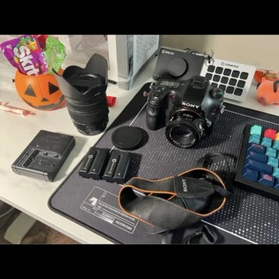 SONY A77 Mk1 DSLT Camera, Body, Bag, 2 Lenses - Image 1 of 4