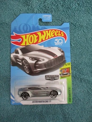 Zamac Auston Martin One-77 2018 solo Walmart Hot Wheels Foto 1 de 3