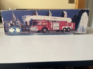 1995 SUNOCO Aerial Tower Fire Truck, #2 in Series. 1:35 scale. Uses Batteries. - Picture 1 of 14