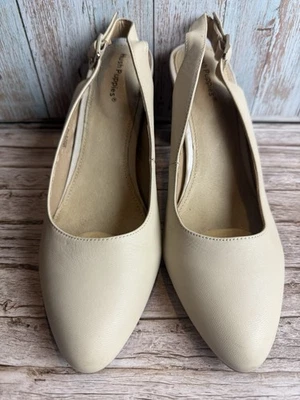 Hush Puppies Cuero Harlow Crema Punta Cerrada Eslinga Trasera Bloque Tacones Talla 10 Foto 1 de 4