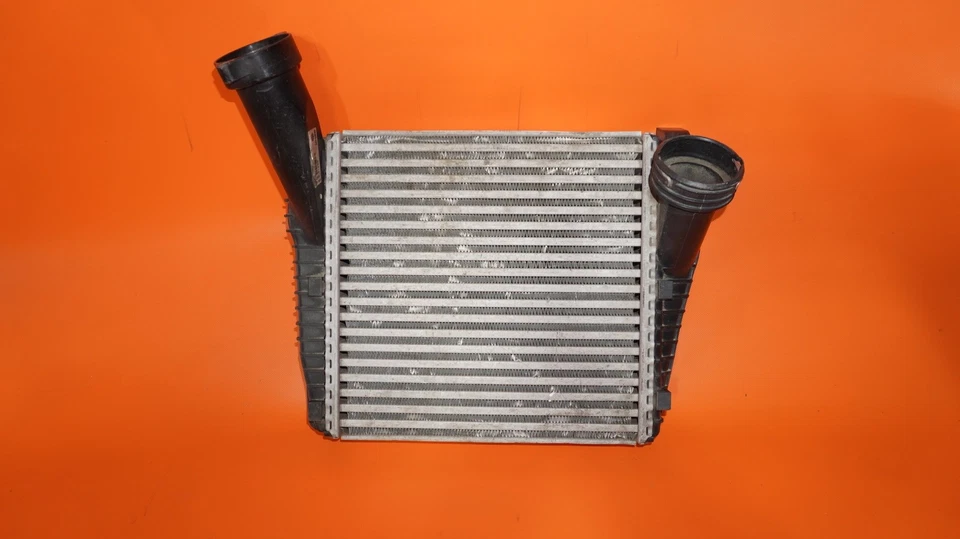 Intercooler izquierdo PORSCHE CAYENNE 2003 2004 2005 2006 4,5 L V8 7L0145803A OEM Foto 1 de 4