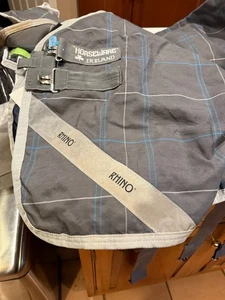 Horseware Irland Rhino RUG BARRIER TECHNOLOGY T/OUT DECKE GR.72 GRAU GESTREIFT - Bild 1 von 8