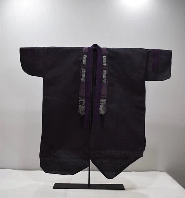 Chaqueta china Miao plateada bordada para hombre Foto 1 de 4