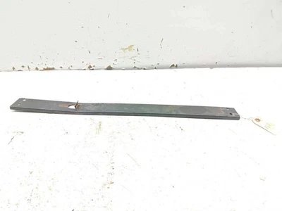 04 05 Kubota RTV 900 RTV900 capó soporte de montaje de placa de cierre de permanencia Foto 1 de 4