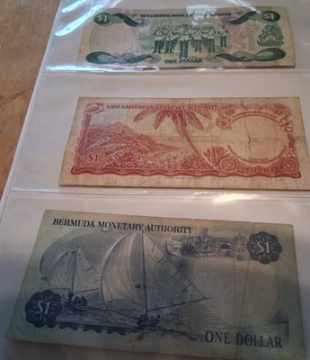 Lote Billetes Reina Isabel II - Bahamas $1 Bermudas $1 Caribe Oriental $1 Foto 1 de 4