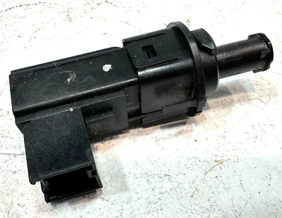 Jeep Grand Cherokee 2014-2021 Pedal de freno Luz Interruptor Sensor OEM Foto 1 de 4