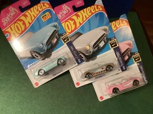 Hot Wheels, escala 1/64, coches Barbie. Lote de 3 artículos - Imagen 1 de 5