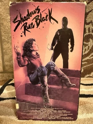 SHADOWS RUN BLACK 1984 Lightning Video VHS HORROR RARE Kevin Costner TESTED Foto 1 de 4