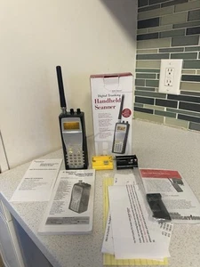 Radio Shack Pro 96 cyfrowy skaner ręczny trunking 20-526 5500 kanałów pracujący - Zdjęcie 1 z 13