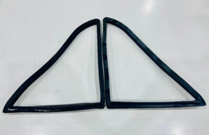 Moskvitch 2140 RUBBER SEAL FOR CAR TRIANGLE REAR WINDOW, JUNTA DE VENTILETE PAR - Picture 1 of 11