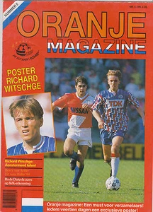Oranje Magazine 1990 Nummer 5 Richard Witschge met reuze poster - Imagen 1 de 1