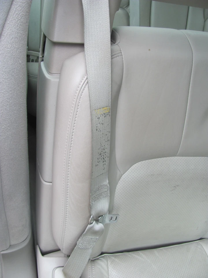 ПРАВЫЙ ПЕРЕДНИЙ РЕМЕНЬ БЕЗОПАСНОСТИ CADILLAC SEVILLE 1999 2000 2001 2002 2003 2004 - Изображение 1 из 1