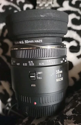 Quantaray 50mm f/2.8 Macro for Minolta AF Tech 10 With Hood & Filter - Image 1 of 4