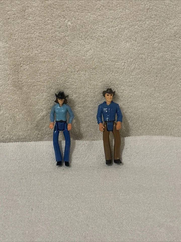 Lote de figuras de acción de colección 1979 Tonka Play People Rodeo Cowboy #476 & Cowgirl #477 Foto 1 de 4