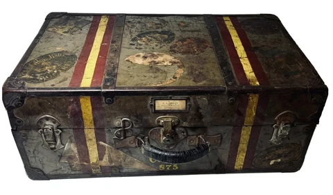 VTG Samson Travel Trunk Chest Green w Vintage Airline Railroad Hotel Sticker Cover