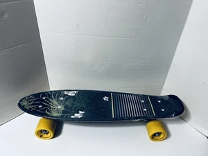 HURLEY 21” SKATEBOARD. TROPIC DESIGN. BRAND NEW! - Picture 1 of 13