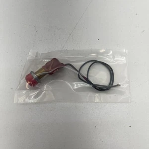 Interruttore a pulsante rivestito in vinile con tappo rosso Cole Hersee SPST off-on - Foto 1 di 3