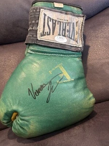 Vernon Forrest Signed Boxing Glove Very Rare autograph On Glove JSA COA HTF - Picture 1 of 3
