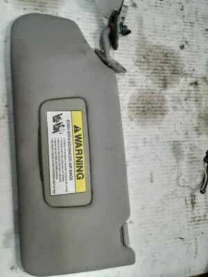 Honda Accord 2003-2007, parasol para conductor con iluminación construido en Estados Unidos OEM Foto 1 de 4