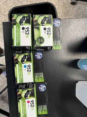 LOTE DE 13 CARTUCHOS DE TINTA HP 952XL multicolor Foto 1 de 4