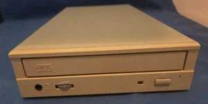 Toshiba External CD Disk Drive 12x GZJ-OEM-CD UNTESTED - Zdjęcie 1 z 8