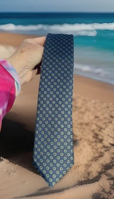 Corbata Lauren Ralph Lauren Etiqueta Negra Azul con Verde Rojo Floral Foto 1 de 4