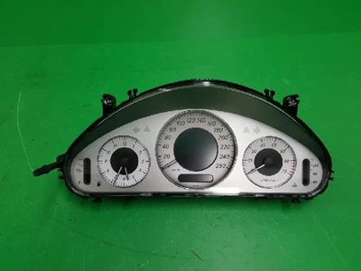Mercedes-Benz E280 2006 grupos de instrumentos A2115401748 Foto 1 de 4