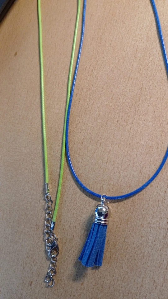 1 Halskette-blau-Kordelkette-royalblaue-Quaste-NEU/UNGETRAGEN-Modeschmuck - Bild 1 von 1