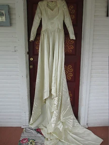 Vintage Wedding Dress Handmade Liquid/Ivory Satin w/Train Circa 1930’s small - Picture 1 of 12