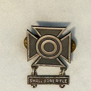 Vintage Silver WWII US Army Small Bore Rifle Marksman Badge Pin - Picture 1 of 4