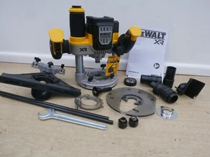 DeWALT DCW620 18v xr 1/2" & 1/4" plunge router bare unit - Picture 1 of 3
