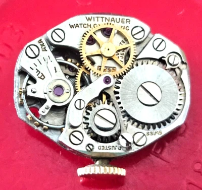 VINTAGE~WITTNAUER 6WSB AXA~17J SWISS WATCH MOVEMENT (RUNNING) - Image 1 of 2