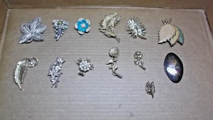 Vintage and New  Misc. lot of (13) Brooches Pins Gold Silver Tone Floral theme - Picture 1 of 4