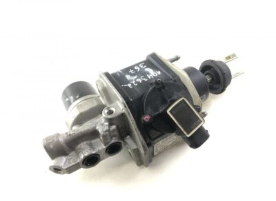 SL-CLASS (R230) VA2467837 Brake Master Cylinder A0004300712 A0004300412 - Image 1 of 4