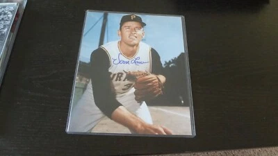 ANTIGUA FOTOGRAFÍA AUTOGRAFIADA DE 8 X 10 DE LOS PIRATAS DE PITTSBURGH VERN LAW LANZANDO  Foto 1 de 2