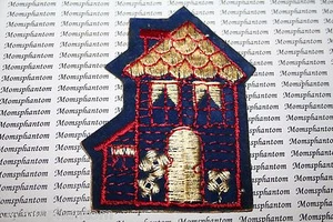 Aufnäher DUNKELBLAU ROT HAUS HÜTTE ALT DRUCKEMPFINDLICH PATCH  - Bild 1 von 5
