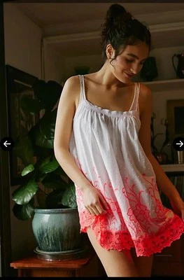 Intimately By Free People Día Brillo Sin Forma Slip X-Pequeño $128 Foto 1 de 4