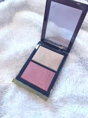 Tom Ford  07 incandescent skin illumination powder duo - Image 1 of 3