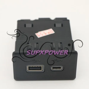 Receptáculo para puertos USB y USB-C negro 13529873 19-2022 GMC Chevy Cadillac - Imagen 1 de 4
